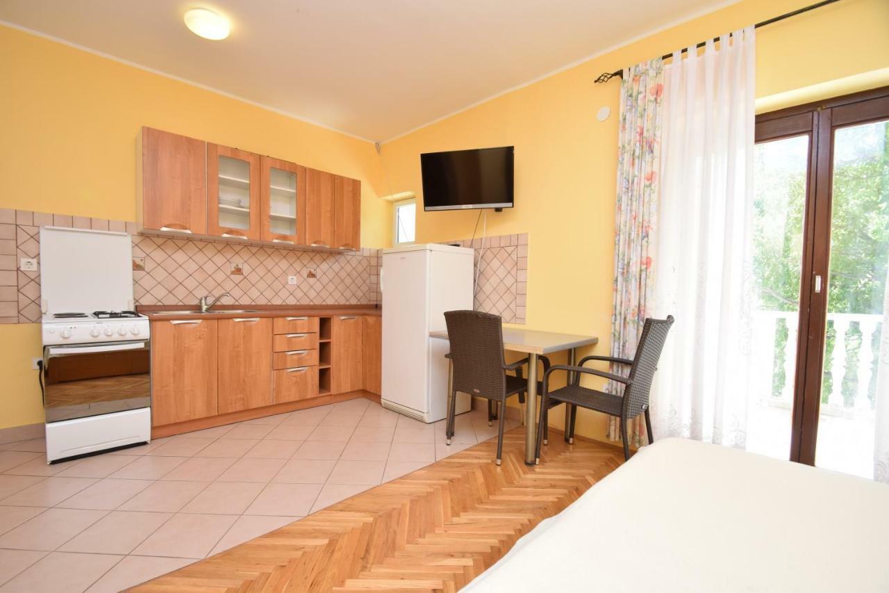 Apartments Nina Starigrad Paklenica Eksteriør billede