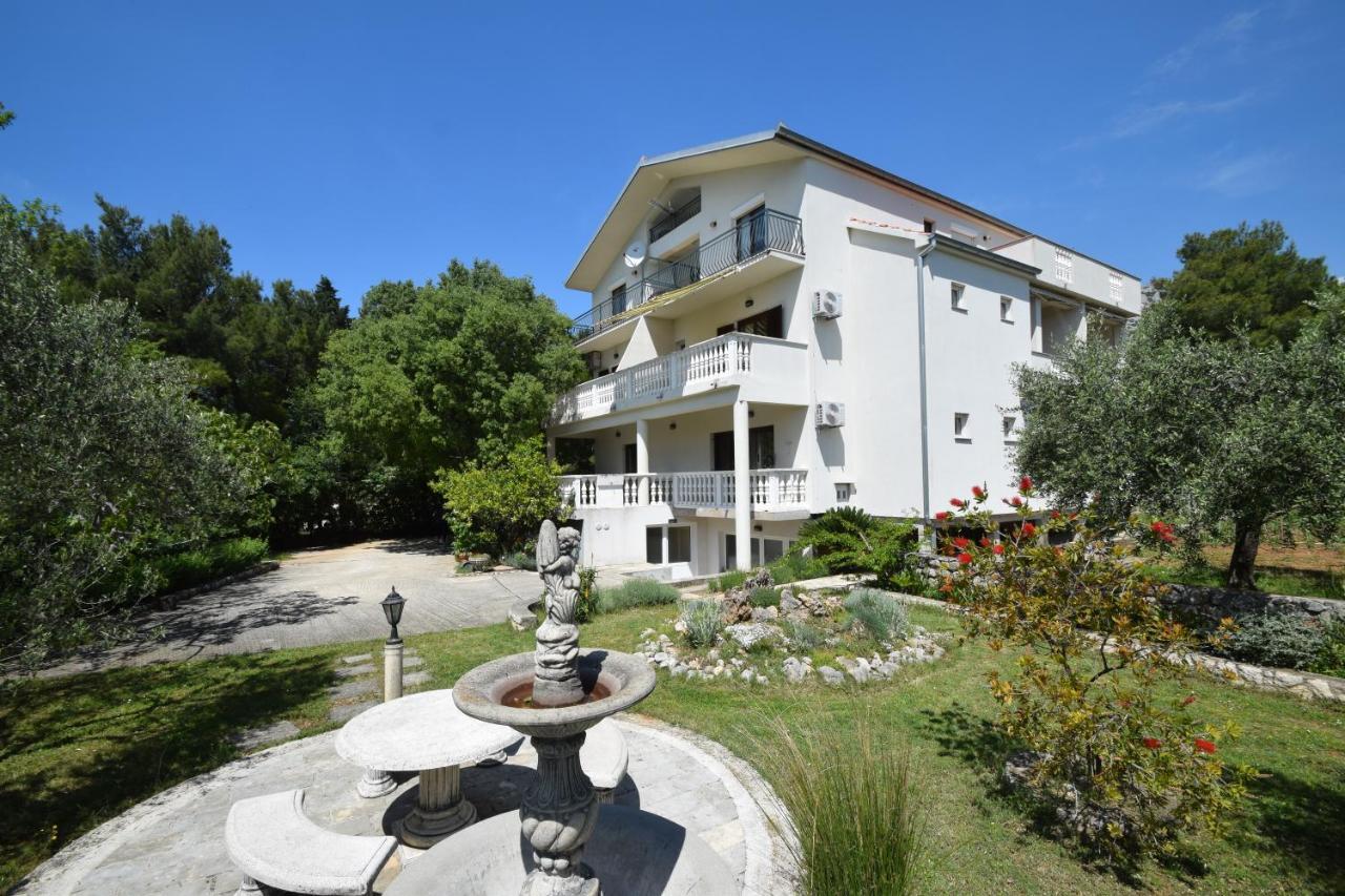 Apartments Nina Starigrad Paklenica Eksteriør billede