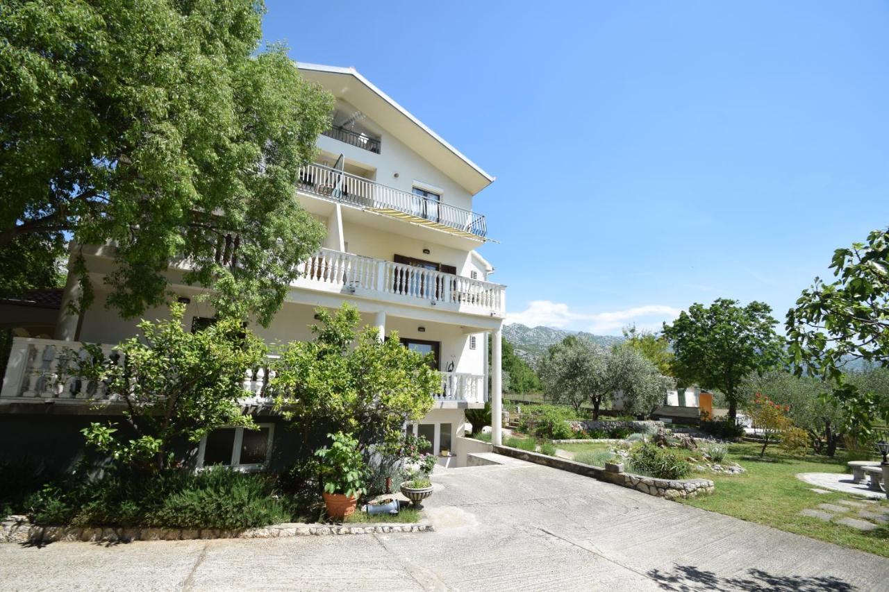 Apartments Nina Starigrad Paklenica Eksteriør billede
